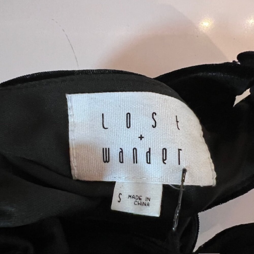 Lost + Wander Genevieve Black Velvet Embroidered Cutout Mini Romper Small NWT - Picture 10 of 12